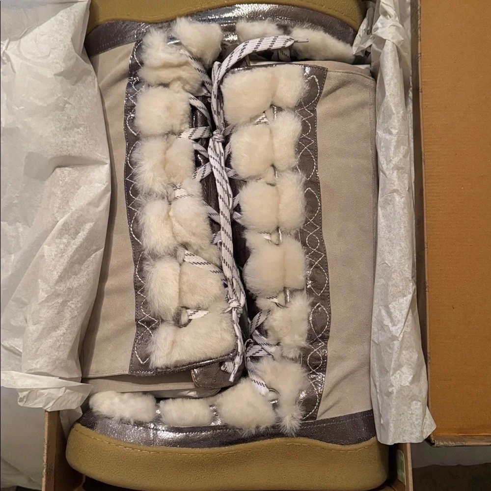 Free People White Wilder MukLuk Genuine Shearling Lined Boots Size 10 NIB $258